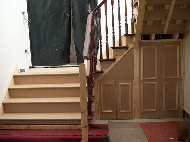 Photo 020 - Stairs, Handrail, Cupboard